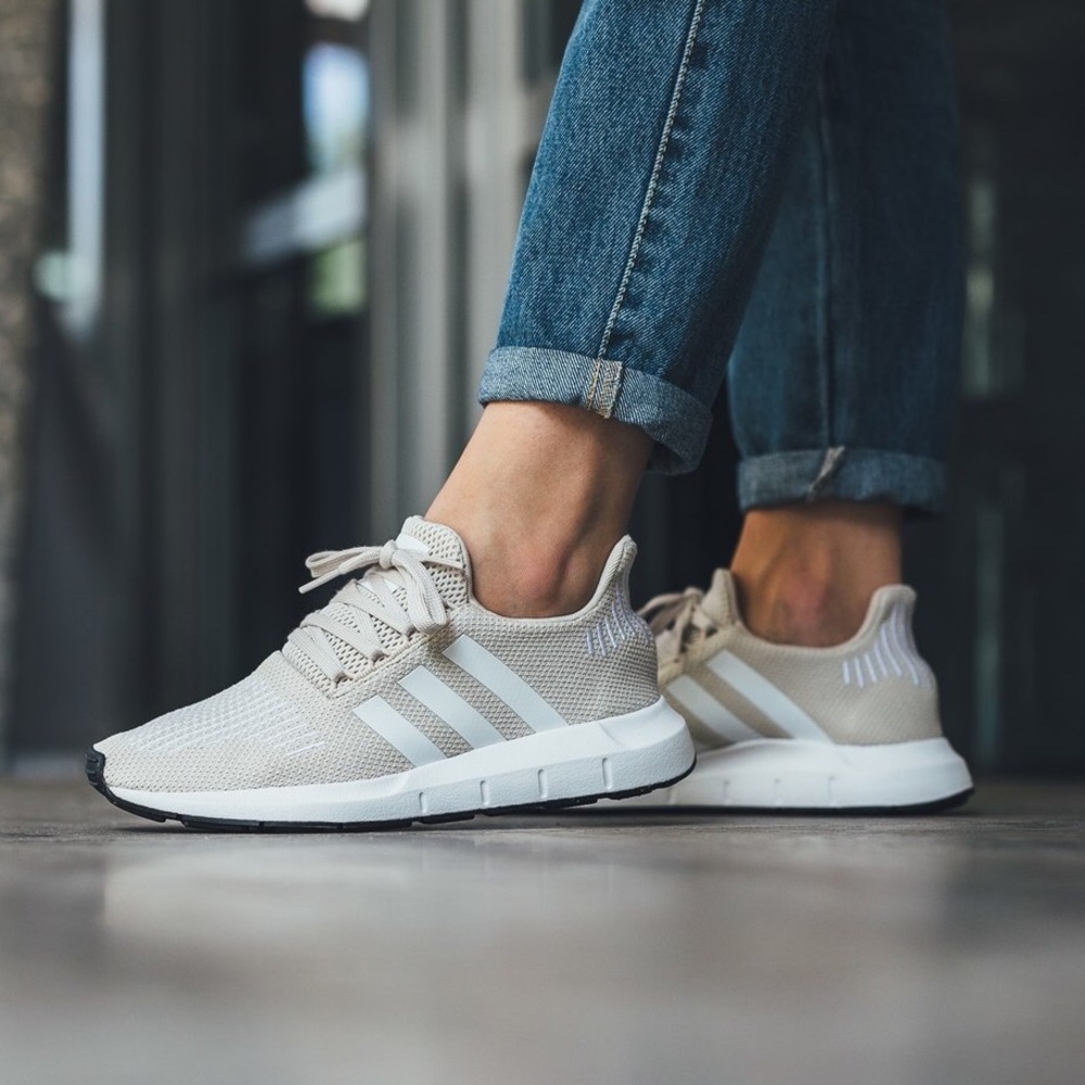 Adidas Swift Run